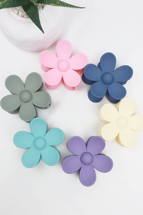 Dark Daisy Matte Hair Claw
